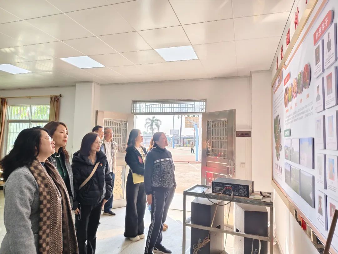 “惠”聚力量 赋能兴村——“百会千企”助力“百千万工程”共建活动走进结对村“石坝镇乌坭湖村”。(图3) 微信图片_20250122110334.jpg