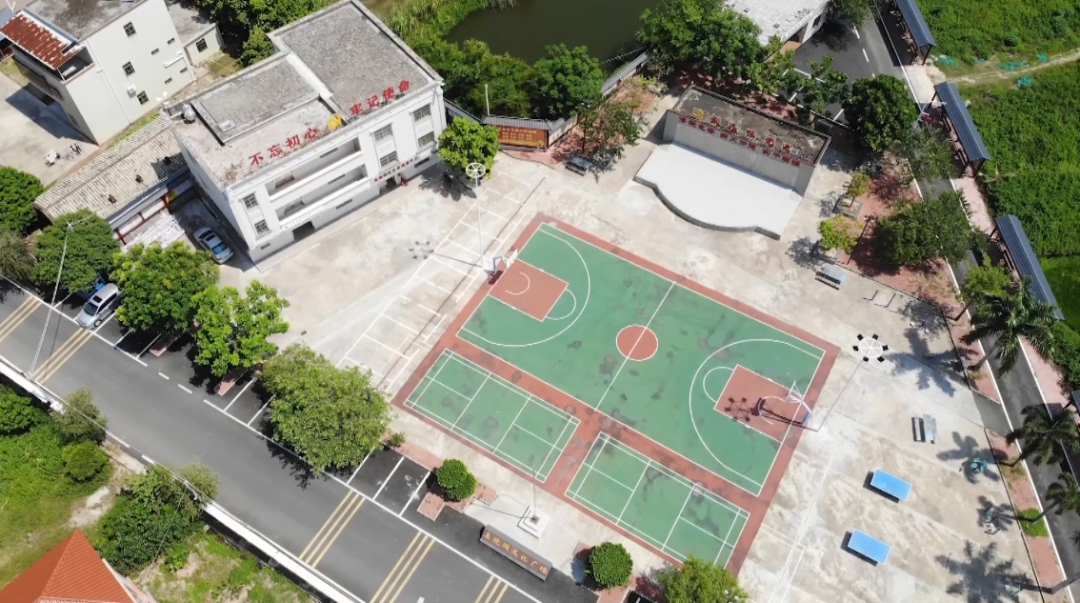 “惠”聚力量 赋能兴村——“百会千企”助力“百千万工程”共建活动走进结对村“石坝镇乌坭湖村”。(图8) 微信图片_20250122110356.png