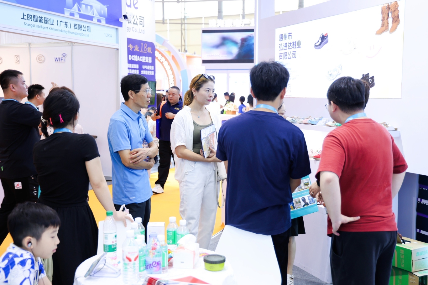 "惠东女鞋产业带"展团亮相2025中国(广州)跨境电商交易会广获青睐,客商云集订单喜人(图14) ES4A1728-opq3906267410.jpg