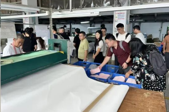 深入产业实地对接，跨境卖家现场达成合作采购金额近200万元(图2)