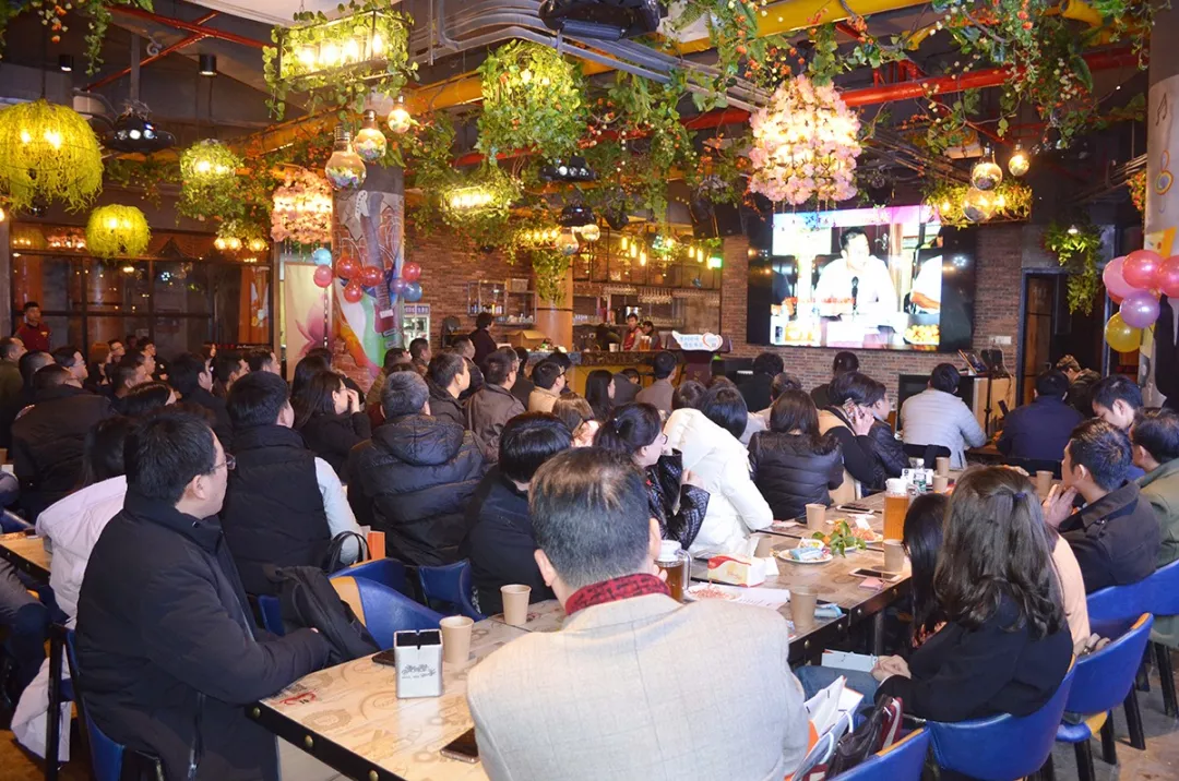 2018 向幸福出发 惠州市跨境电商行业协会第一届第三次会员大会暨新春答谢晚宴隆重举行(图7) 2018 向幸福出发 惠州市跨境电商行业协会第一届第三次会员大会暨新春答谢晚宴隆重举行(图7)